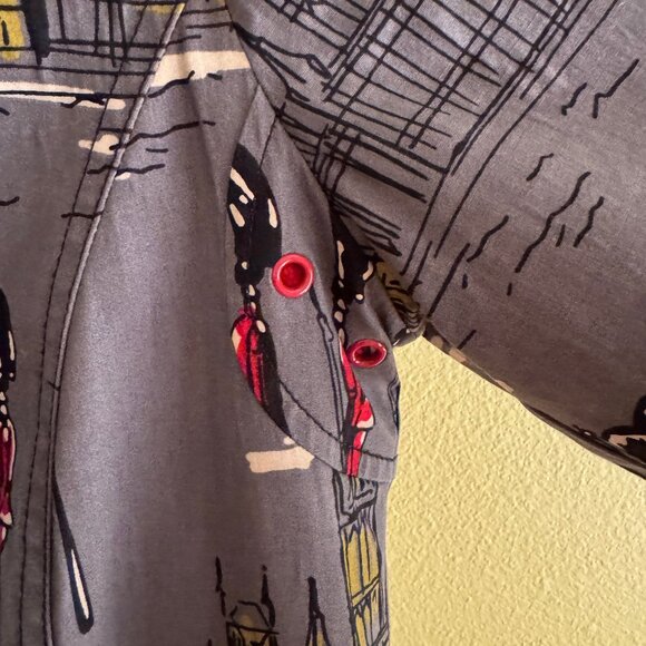 Boden Short Rainy Day Mac - Picture 3 of 13